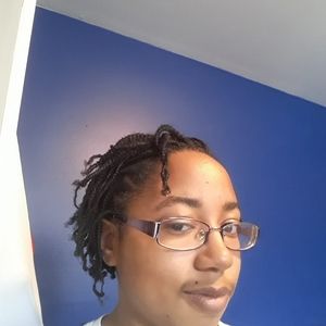 Meet your Posher, Amira